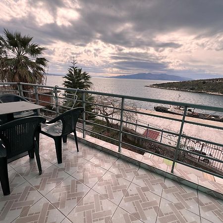 Majki Beach Apartments Sarande Bagian luar foto