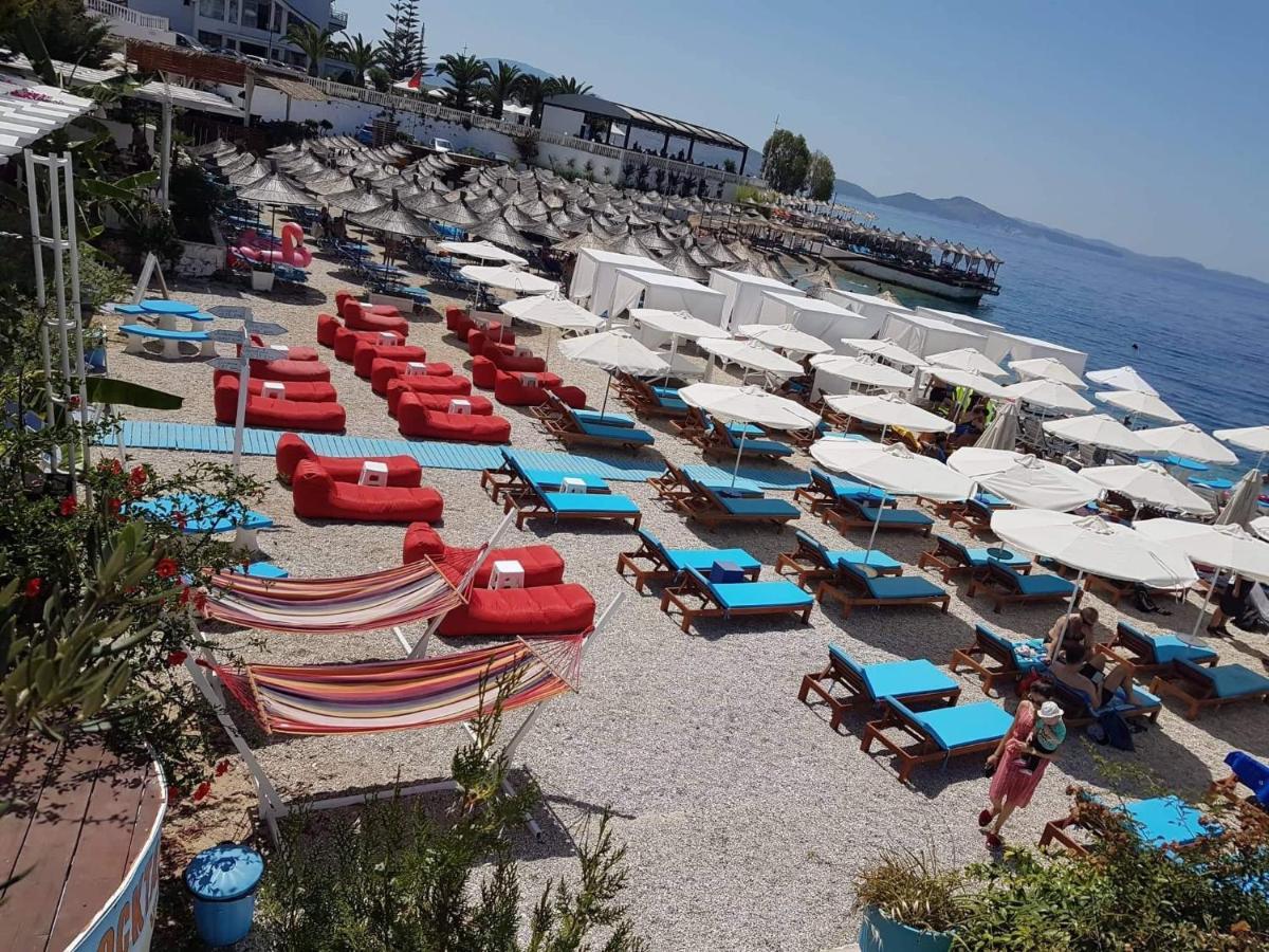 Majki Beach Apartments Sarande Bagian luar foto