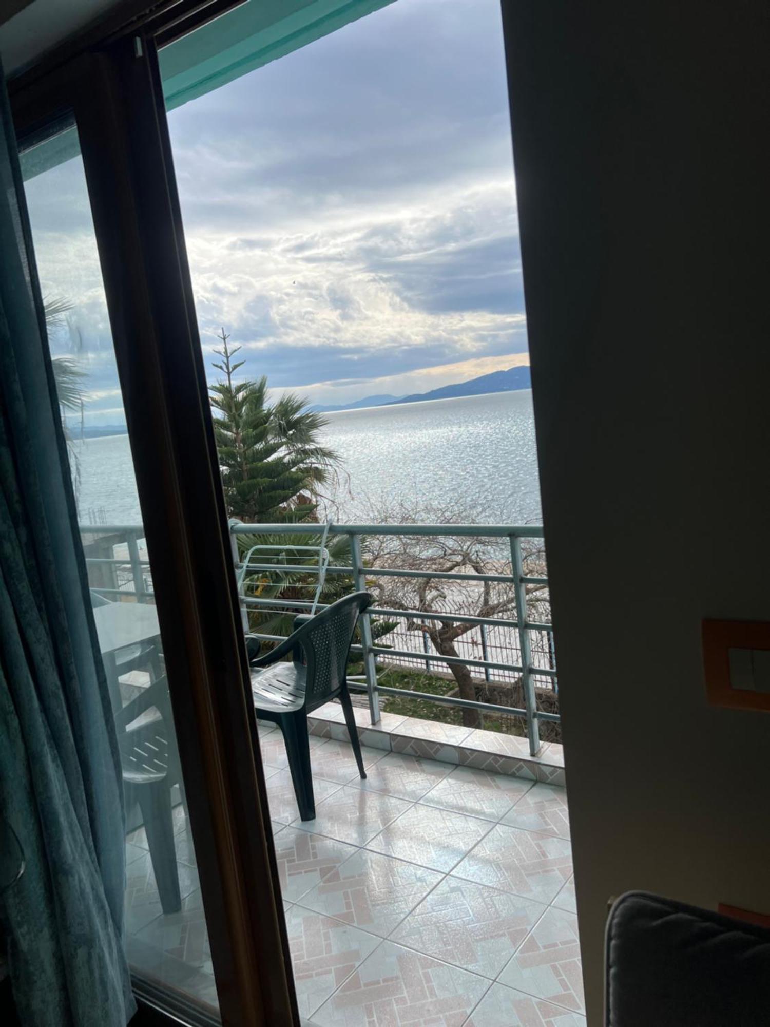 Majki Beach Apartments Sarande Bagian luar foto