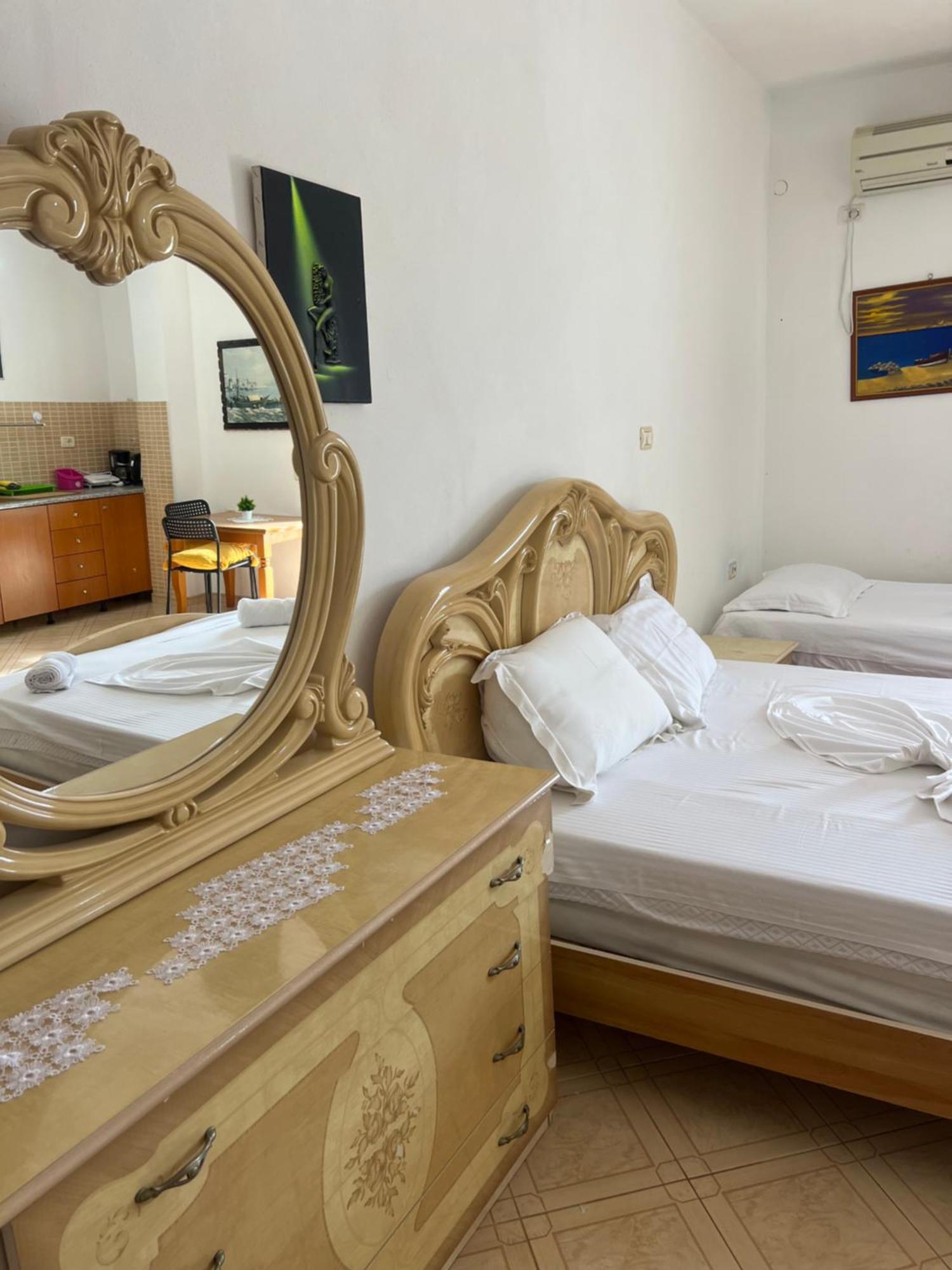 Majki Beach Apartments Sarande Bagian luar foto