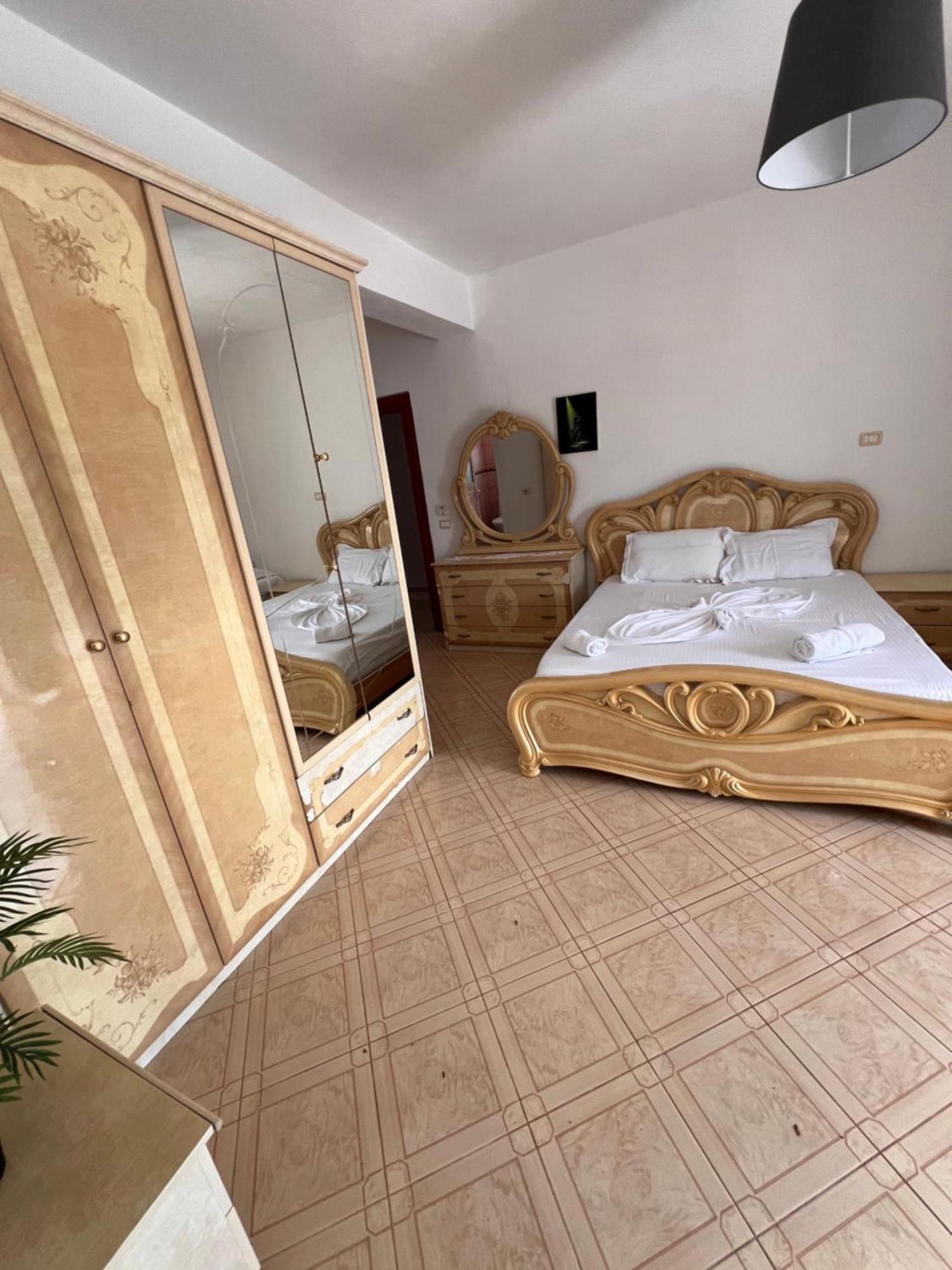 Majki Beach Apartments Sarande Bagian luar foto