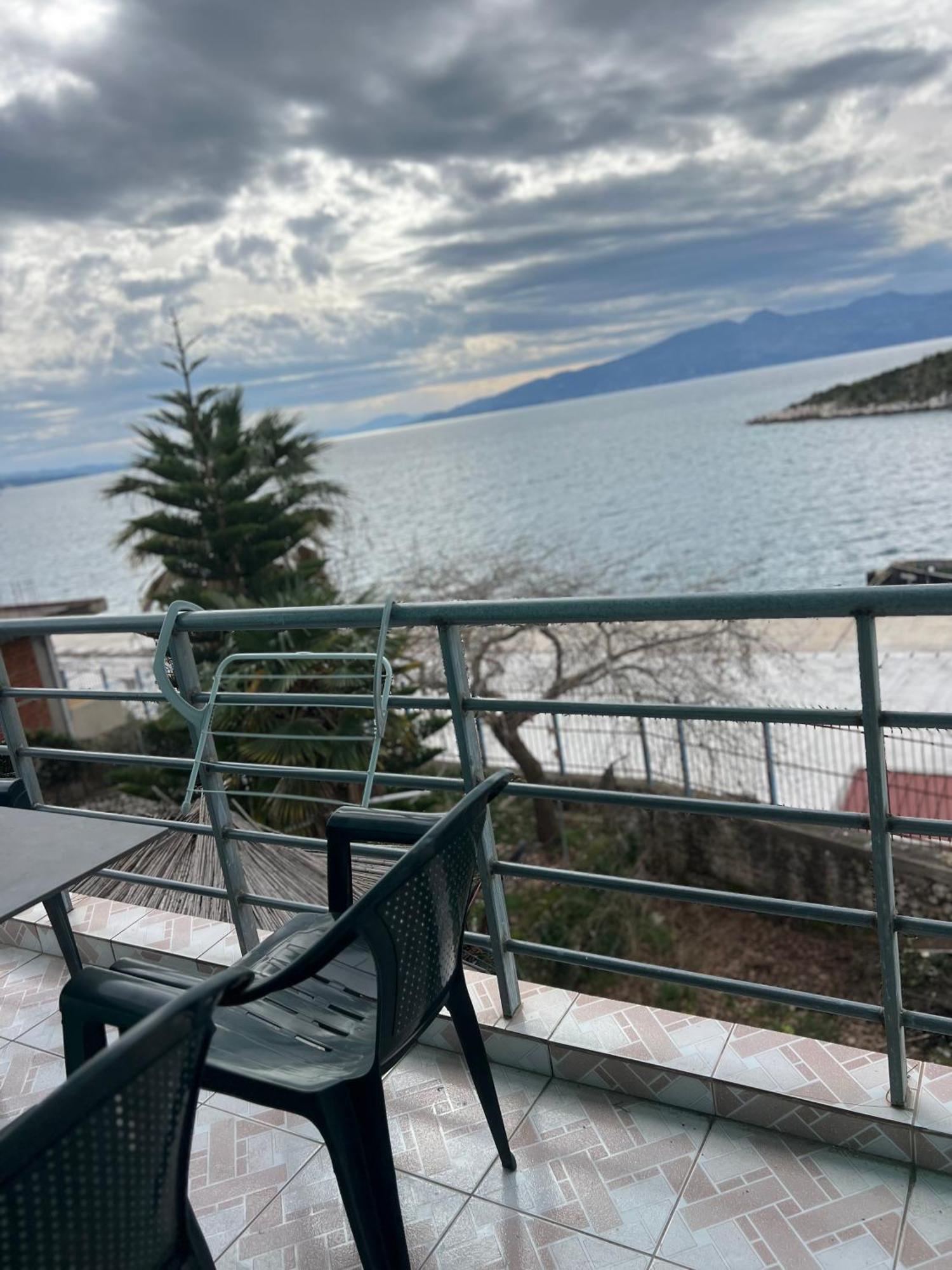 Majki Beach Apartments Sarande Bagian luar foto