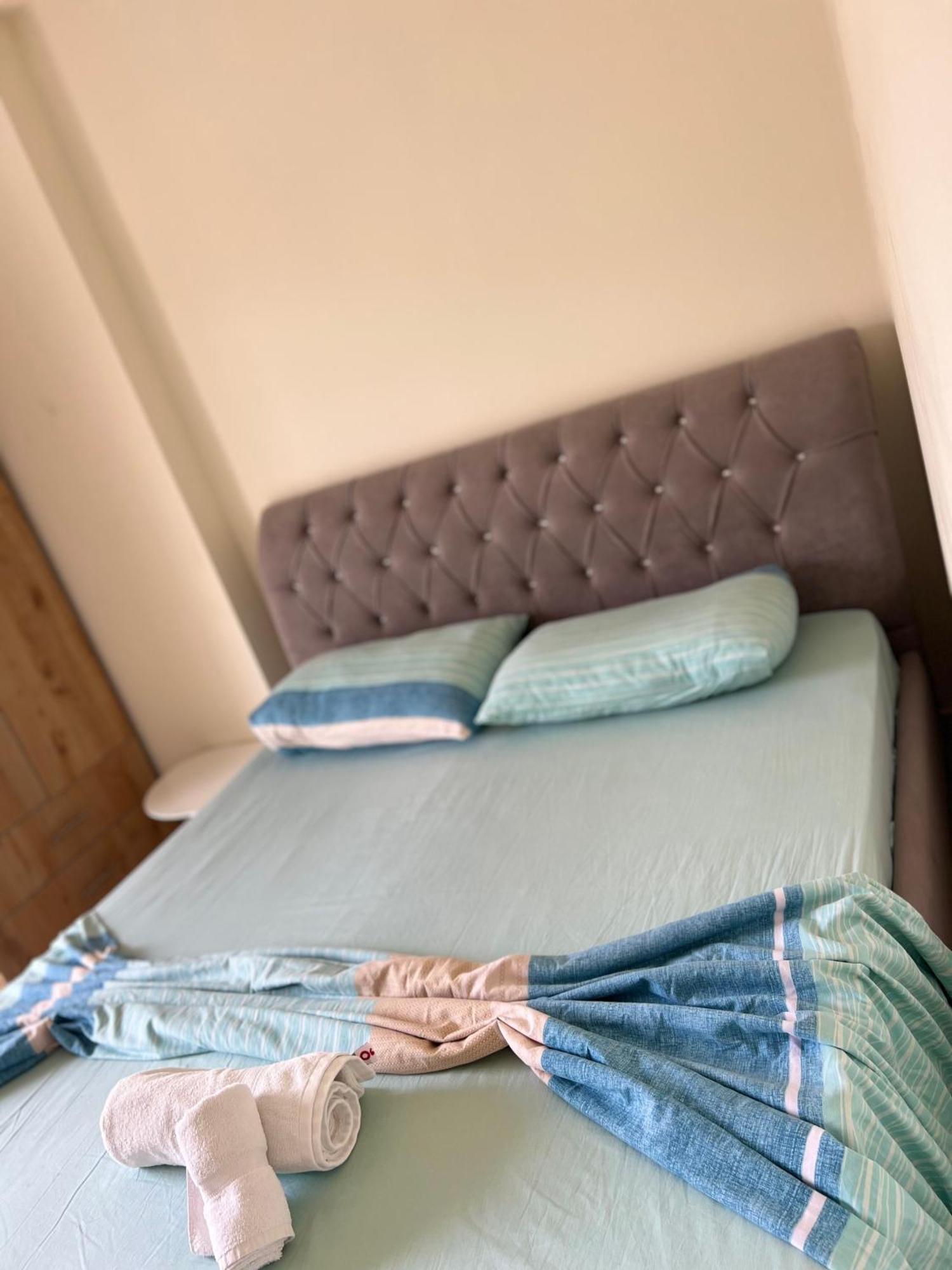 Majki Beach Apartments Sarande Bagian luar foto