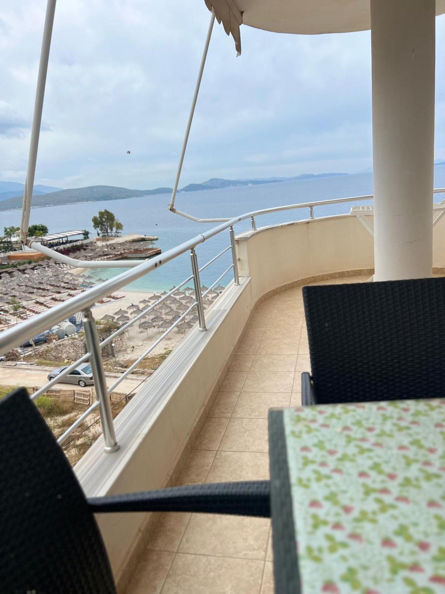 Majki Beach Apartments Sarande Bagian luar foto