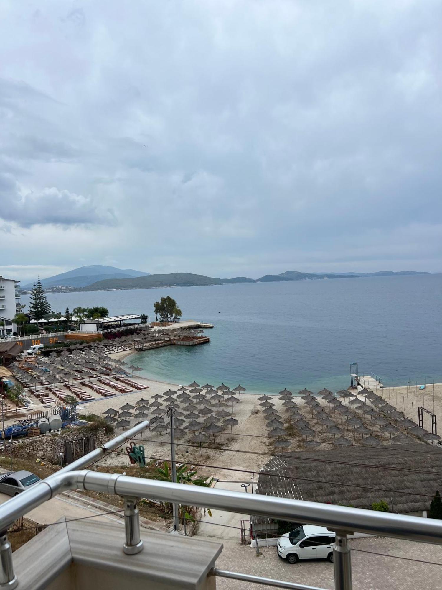 Majki Beach Apartments Sarande Bagian luar foto